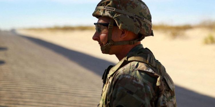 EU crea nuevas zonas militares en la frontera con México