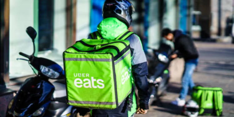 IMSS publica reglas para asegurar a trabajadores de plataformas digitales; entrarán en vigor el 1 de julio