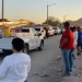 Vecinos Bloquean Salida a Trabajadores de CFE Hasta Restablecer Servicio al Norte de Hermosillo