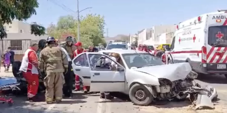 Choque – Volcamiento Dejó a Cinco Personas Lesionadas en Colonia Cuatro Olivos en Hermosillo