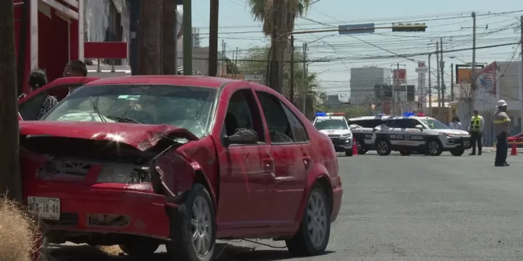 Choque de Vehículo Deja a 2 Mujeres y Un Menor Lesionados en Hermosillo