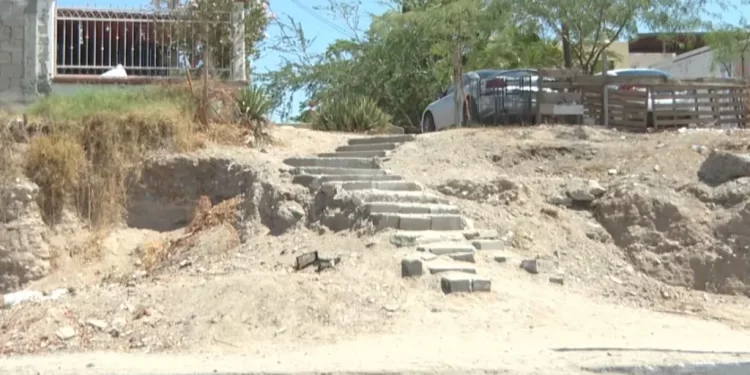 Hombre es Herido por Una Bala Perdida Mientras Descansaba en Escalinatas de Hermosillo