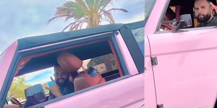 Captan a Carin León Paseando en Camioneta Personalizada Color Rosa