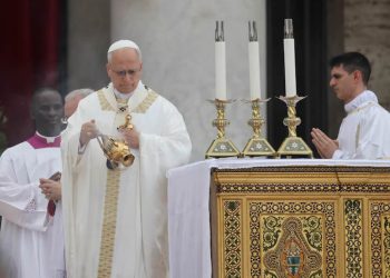 León XIV denuncia la “codicia de los ricos”, en pleno era de los magnates en el poder