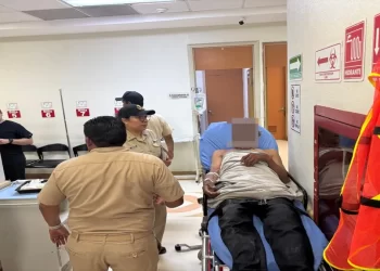 Rescatan a Hombre en Bahía de Yavaros; Había Quedado a la Deriva en Su Embarcación