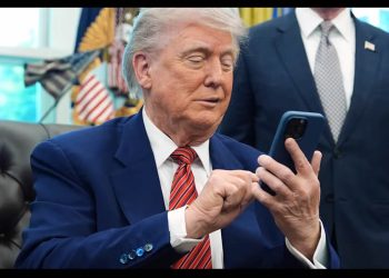 Trump lanza Trump Mobile, una operadora móvil virtual con un teléfono fabricado en Estados Unidos