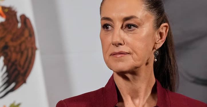 Estados Unidos prevé reducción de impuestos a remesas del 3.5% al 1%; Sheinbaum prepara estrategia de apoyo a mexicanos