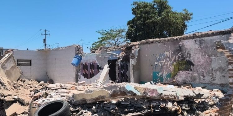 Hallan a un hombre sin vida bajo los escombros de una casa abandonada