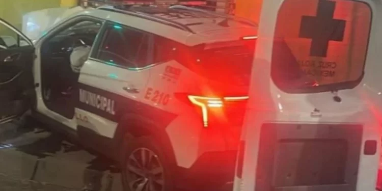 Hombre que robó y chocó patrulla en Hermosillo es atendido por médicos bajo custodia por autoridades