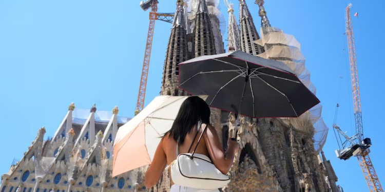 Ola de calor asfixia el sur de Europa; temperaturas alcanzan los 46 grados