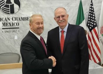México y EU revisan acciones conjuntas contra plaga gusano barrenador