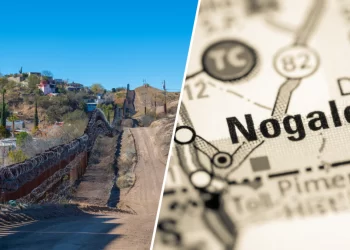 Rescatan a 17 mexicanos hacinados en carros en Nogales y bajo condiciones de calor extremo