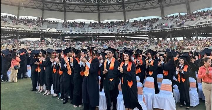 Egresan 8 mil 500 alumnos del COBACH Sonora