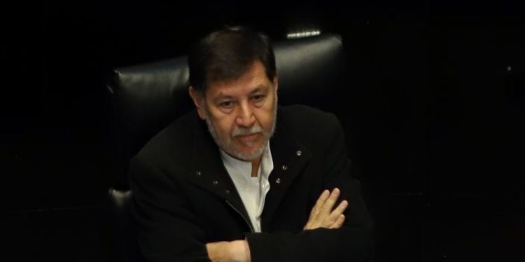 Ceci Flores, los LeBarón y más activistas exigen la renuncia de Noroña