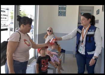 Invitan jóvenes a usar y cuidar las paradas de camión refrigeradas de Hermosillo