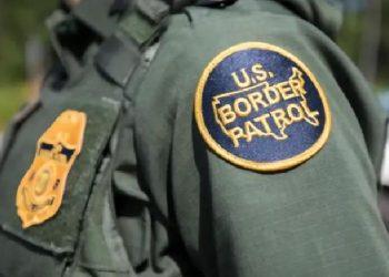 Arrestaron a adolescentes “polleros” en Arizona; desataron persecución