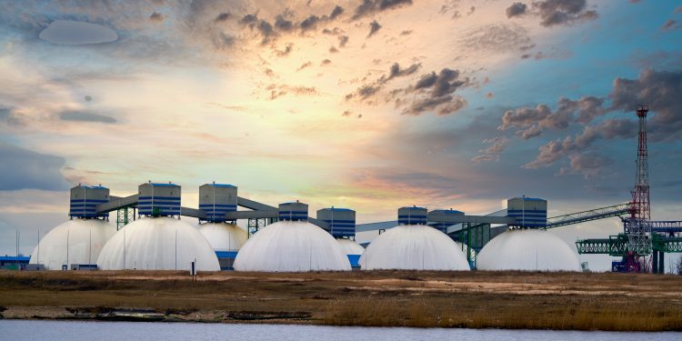 Mexico Pacific Limited: Retrasos, conflictos y errores en el proceso de obtención de permisos frenan el mayor proyecto de GNL de México