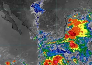 Se forman las tormentas tropicales Flossie en el Atlántico y Barry en el Pacífico