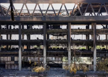 Trump decidirá en dos semanas si ataca Irán, afirma vocera