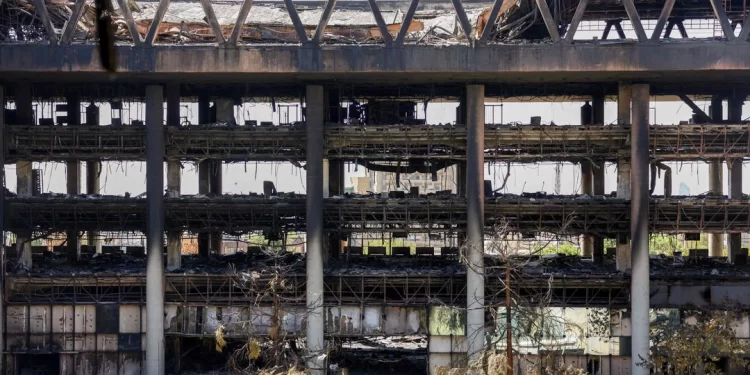 Trump decidirá en dos semanas si ataca Irán, afirma vocera