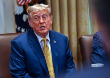 Trump acusa a Putin de decir “sandeces” sobre Ucrania; analiza nuevas sanciones a Moscú