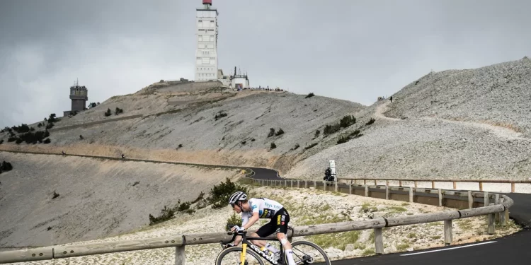 El Tour de Francia está vivo, proclama Jonas Vingegaard, camino del Mont Ventoux