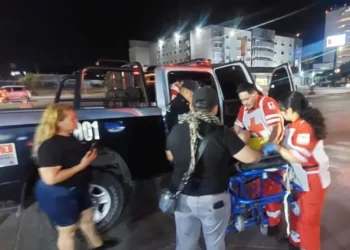 Colectivo Halla a Joven Inconsciente y Golpeado a Orilla de la Carretera Hermosillo – Pesqueira