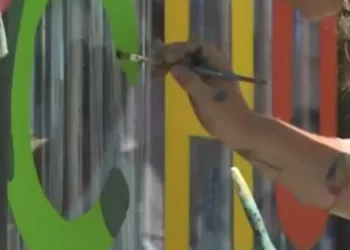 ¿Conoces a una de las Artistas Detrás de Distintos Murales en Hermosillo? Esta es su Historia