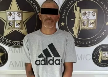 Detienen a hombre por atacar con dardos a dos perros en Sonora