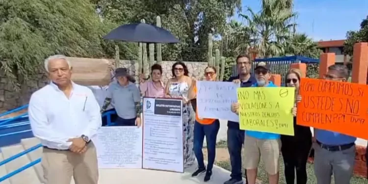 Docentes y Empleados del Instituto Tecnológico de Hermosillo se Manifiestan por Falta de Pagos