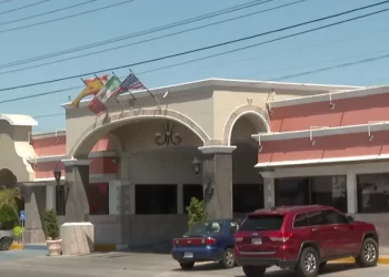 Sujeto Lesiona con una Botella a 2 Acompañantes Dentro de Hotel en Hermosillo