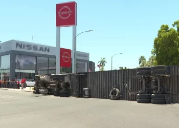 Volcamiento de Tráiler en Bulevar Morelos Ocasionó Cierre de Vialidades; Esto Pasó