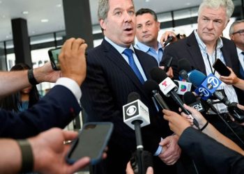 El abogado de Ovidio negocia una entrevista con Fox News para sostener la guerra contra la 4T