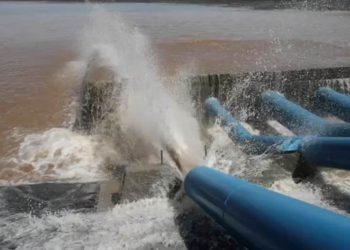 El agua que corre hacia el poder: historia crítica de los planes hídricos en Sonora,