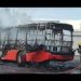 Fuego consume una unidad de transporte urbano derivado de una falla mecánica, iba sin pasaje