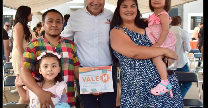 Cumple Astiazarán con entrega de paneles solares del programa Sello H en viviendas de interés social