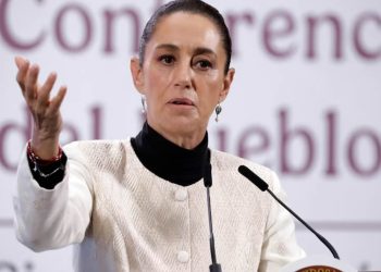 Claudia Sheinbaum pide a gobernantes “justa medianía” en medio de polémica por lujosas vacaciones de algunos morenistas