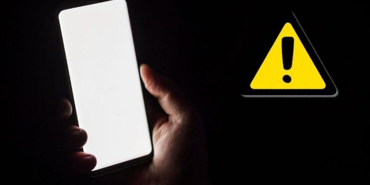 Nuevo modus operandi: delincuentes engañan a niños con celulares gratis para sacarlos de casa y fingir su secuestro