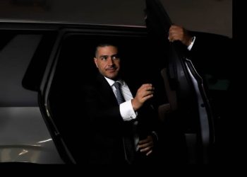 Los Puros ahora apuntan a la conexión de Harfuch con EU por las fotos en el exterior: “Son lo mismo”