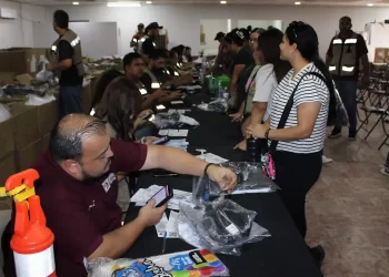 Se entregarán más de 31 mil uniformes escolares gratuitos en SLRC