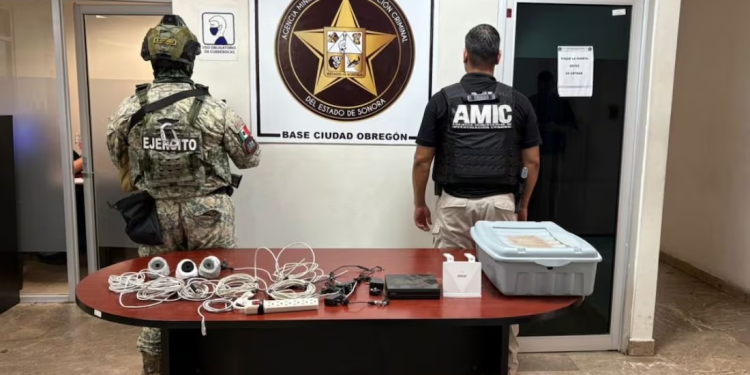 Fuertes lluvias provocan derrumbe en tramo carretero Bacoachi – La Pera; Protección Civil emite alerta