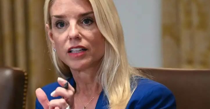 Gobierno de EU relaciona migración con tráfico de fentanilo y metanfetaminas