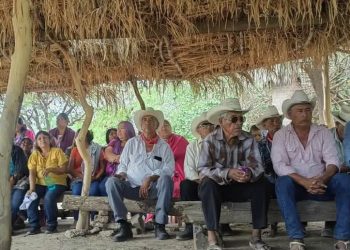 Gobernador e INPI plantan a grupo de yaquis; ante la presidenta comprometieron atenderlos