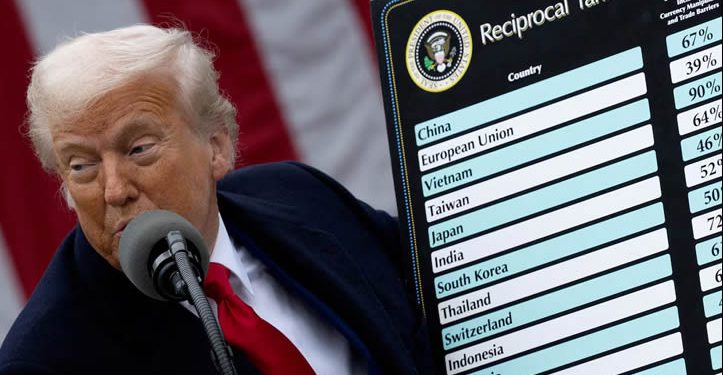 Trump amplía hasta el 1 de agosto la tregua arancelaria mientras envía cartas de presión a sus socios