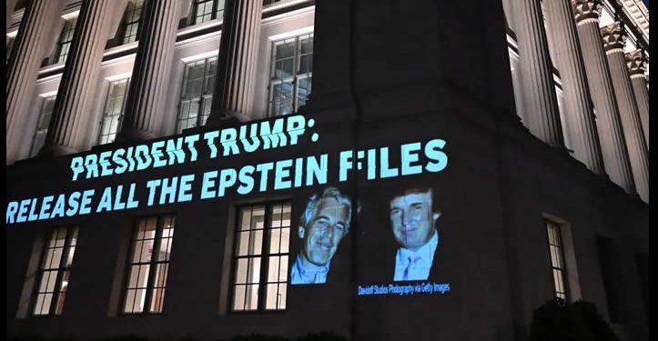 De la Coca-Cola a Obama: así desvía Trump la atención de sus nexos con Epstein