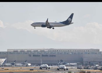 Veto a vuelos mexicanos y prohibición de alianzas: el nuevo frente de la guerra comercial de EE UU contra México