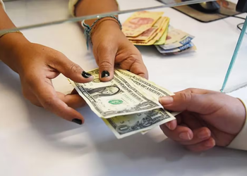 Caen remesas 16.2% ante redadas en EU; envíos de connacionales sumaron 5 mil 201 mdd en junio