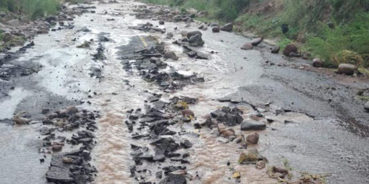 En alerta carretera en Sonora por daños de lluvias; tránsito entre Bavispe y Bacerac queda interrumpido