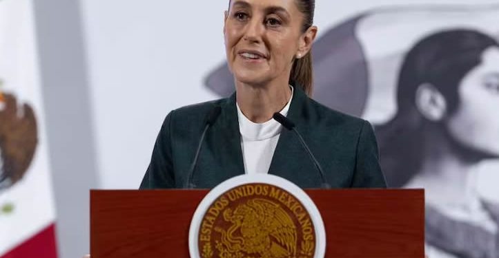 Sheinbaum mantiene alta aprobación; llega a primer informe con 70%: encuesta