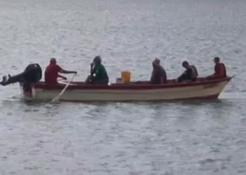 Rescatan a Familia que Quedó a la Deriva en Mar de Guaymas